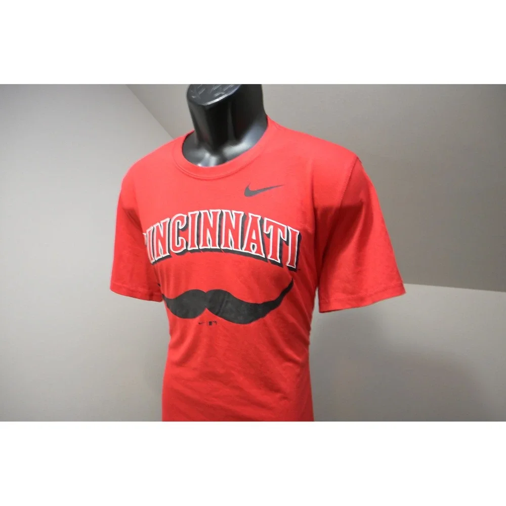 Nike T-Shirt Mens Large Red Cincinnati Reds Mustache Graphic Dri-FIT